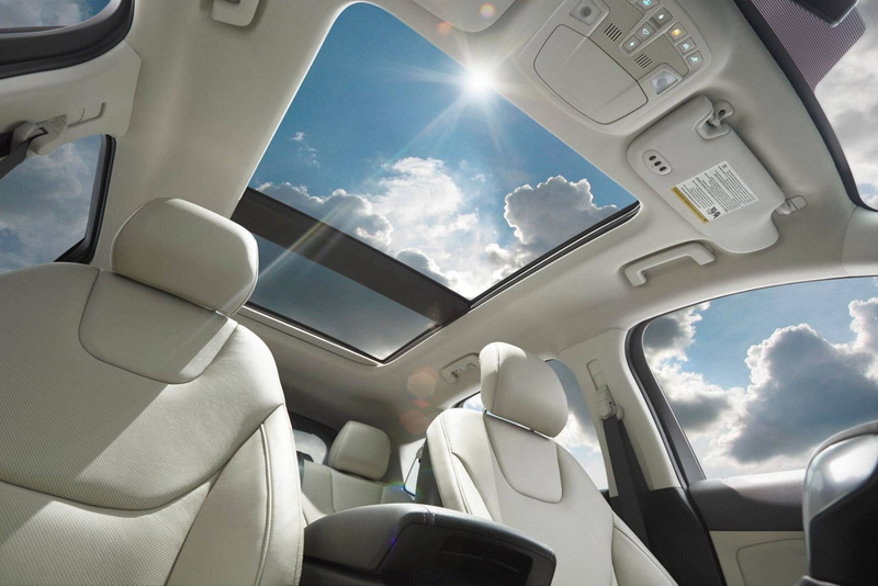Illustration for article titled If anyone wants a screamin' deal on a Ford Edge Sport for some reason, the dealer near me is selling a demo